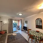 Con Piscina A Un Paso Del Centro *